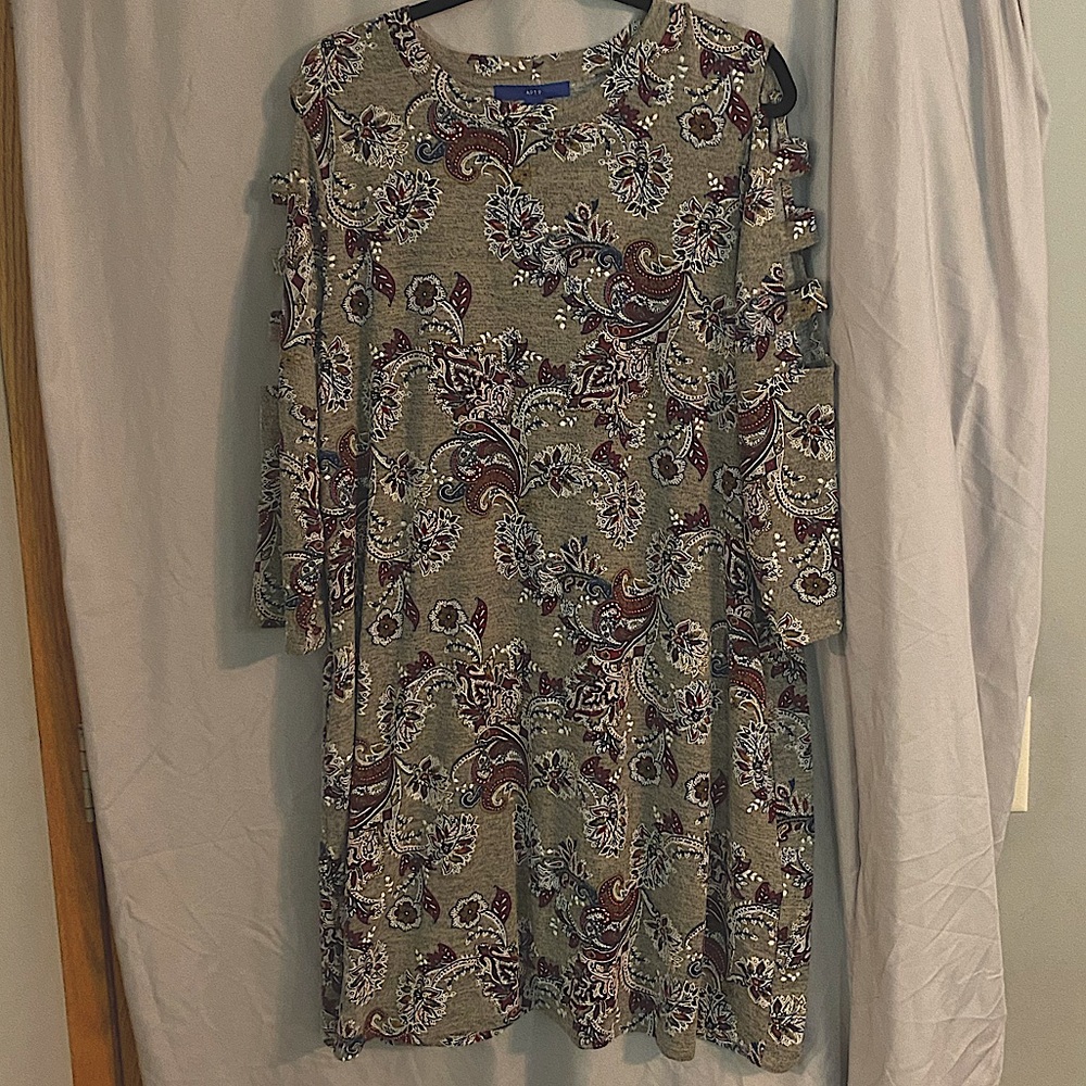 Women’s Apt 9, XXL dress.